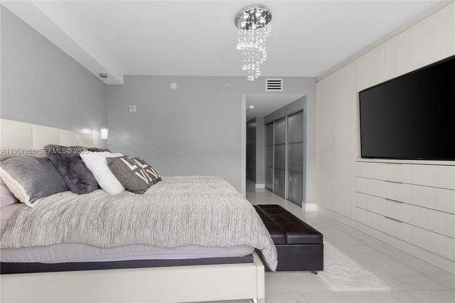 2950 NE 188th St 122, Aventura, FL 33180