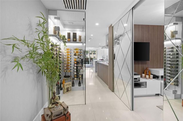 2950 NE 188th St 122, Aventura, FL 33180