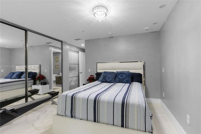 2950 NE 188th St 122, Aventura, FL 33180