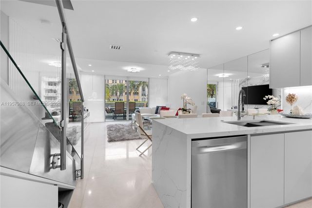 2950 NE 188th St 122, Aventura, FL 33180