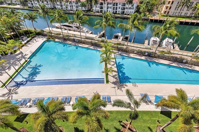 2950 NE 188th St 122, Aventura, FL 33180