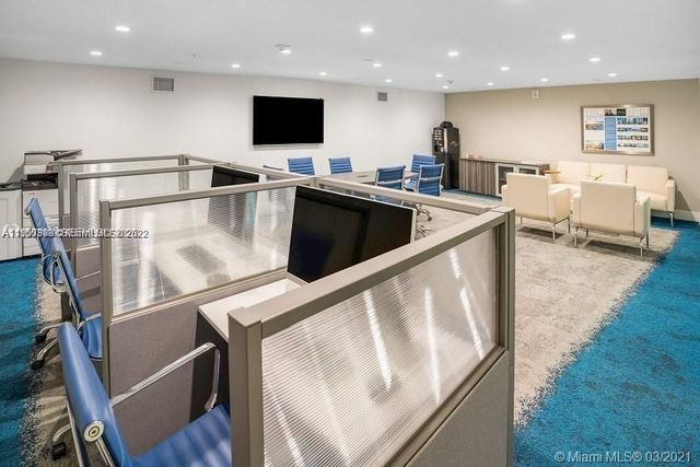 2950 NE 188th St 122, Aventura, FL 33180