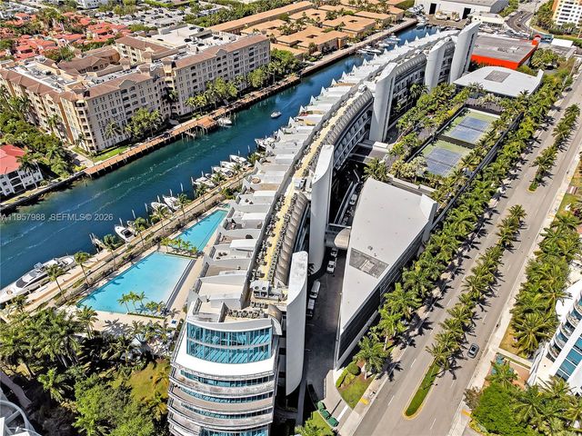 2950 NE 188th St 122, Aventura, FL 33180