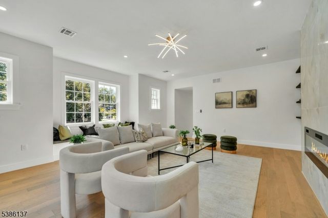2 Rose Ln, Summit City, NJ 07901