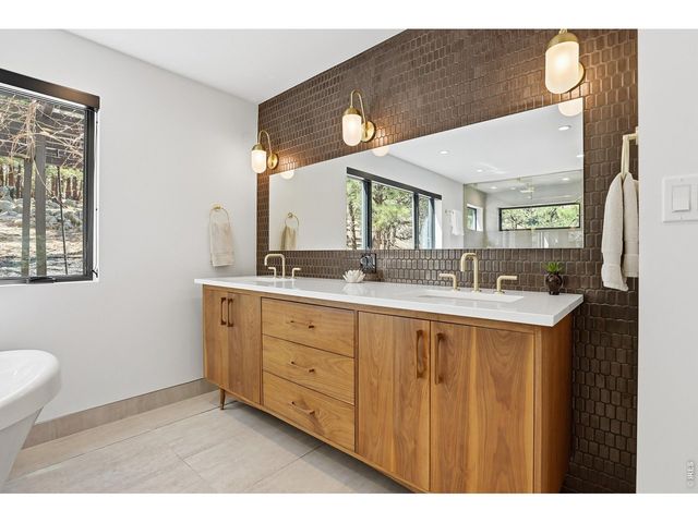 5411 Sunshine Canyon Dr, Boulder, CO 80302