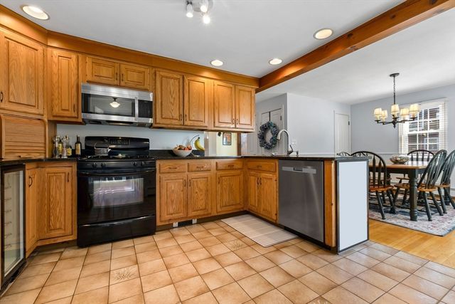 19 Bartholomew Terrace, Peabody, MA 01960