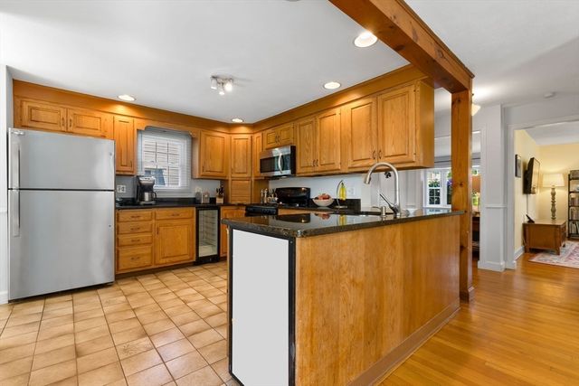 19 Bartholomew Terrace, Peabody, MA 01960