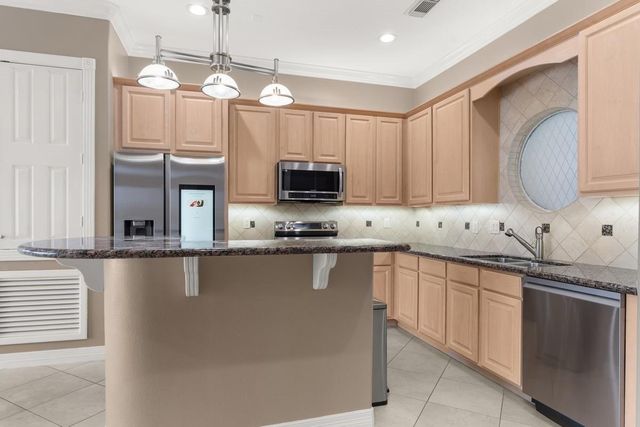 168 Lake Point Boulevard C102, Conroe, TX 77356