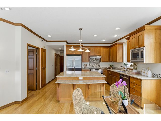 123 3RD St, Lake Oswego, OR 97034