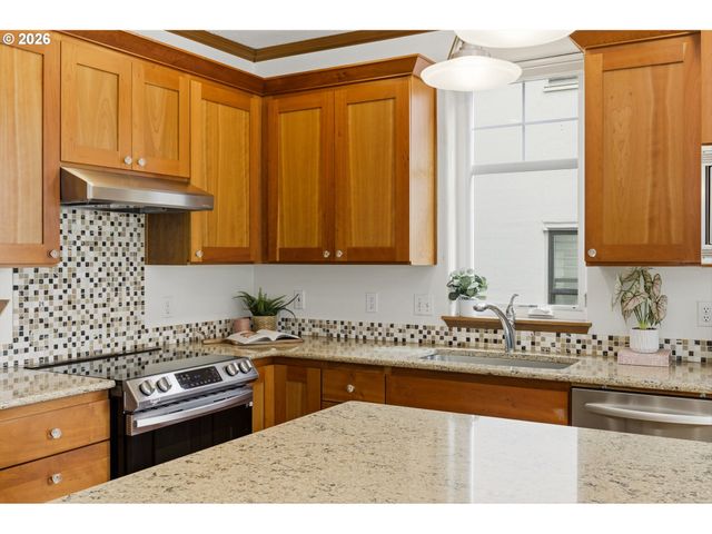 123 3RD St, Lake Oswego, OR 97034