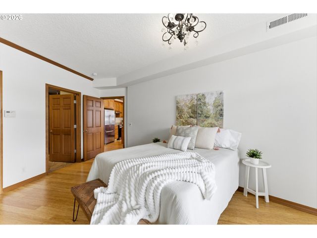 123 3RD St, Lake Oswego, OR 97034