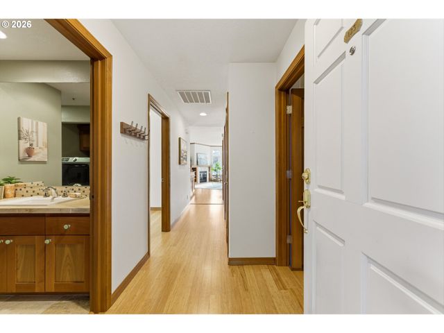 123 3RD St, Lake Oswego, OR 97034