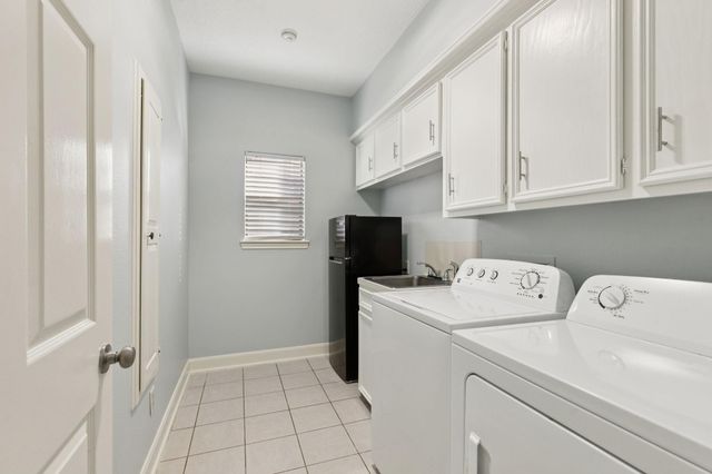 14819 Walbrook Drive, Sugar Land, TX 77498