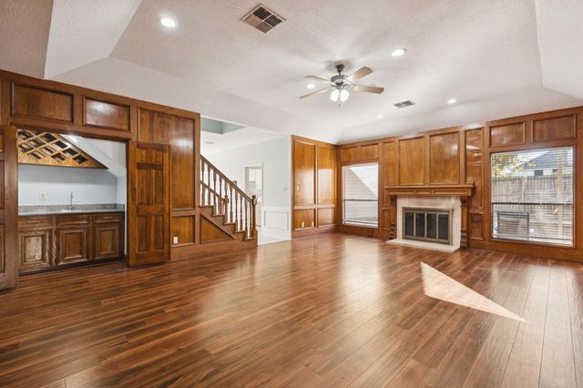 14819 Walbrook Drive, Sugar Land, TX 77498