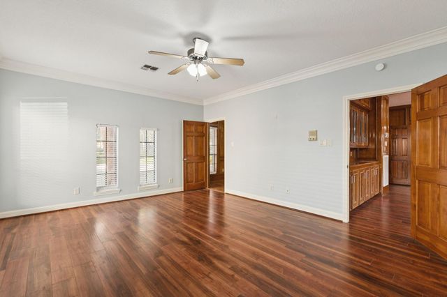 14819 Walbrook Drive, Sugar Land, TX 77498