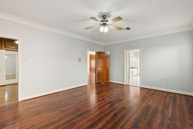 14819 Walbrook Drive, Sugar Land, TX 77498