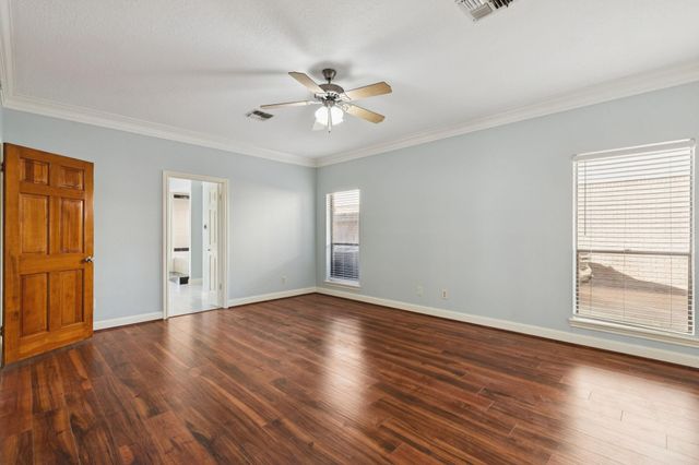 14819 Walbrook Drive, Sugar Land, TX 77498