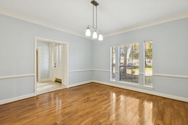 14819 Walbrook Drive, Sugar Land, TX 77498