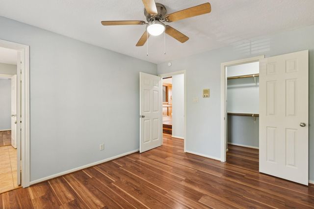 14819 Walbrook Drive, Sugar Land, TX 77498