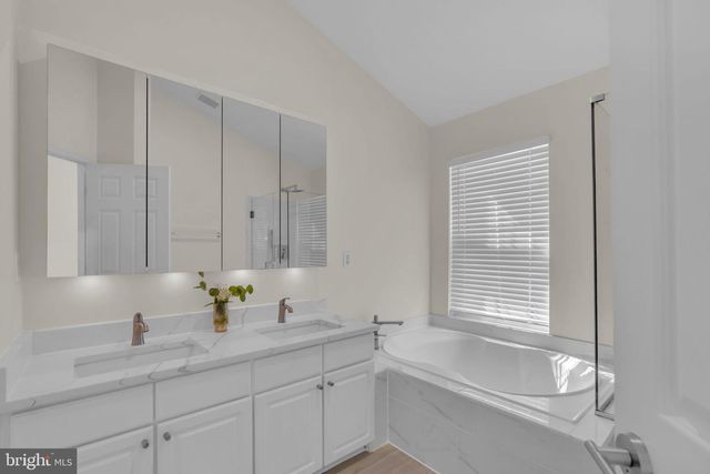 11481 CARRIAGE GATE CT, Fairfax, VA 22030