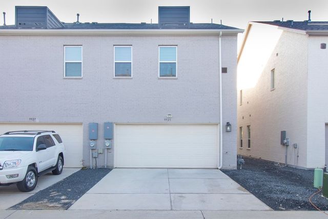 9923 Schramm Street, Irving, TX 75063