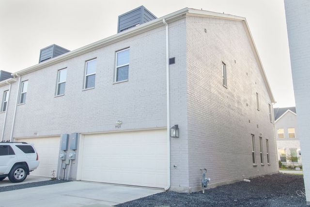 9923 Schramm Street, Irving, TX 75063