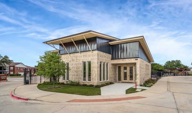 9923 Schramm Street, Irving, TX 75063