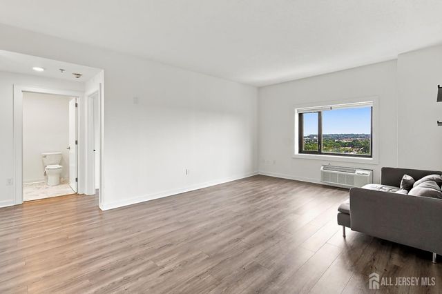 1 Carriage City Plaza, Rahway, NJ 07065