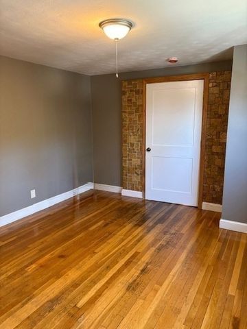 30 Linden Ter, Lynn, MA 01902