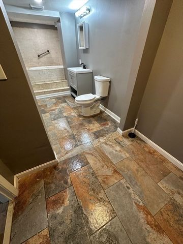 30 Linden Ter, Lynn, MA 01902