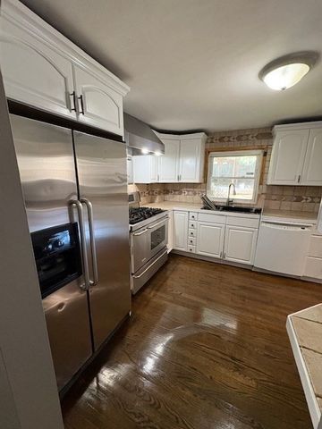 30 Linden Ter, Lynn, MA 01902