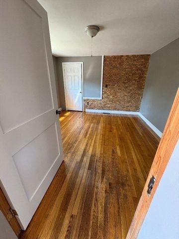 30 Linden Ter, Lynn, MA 01902