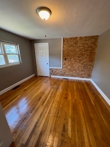 30 Linden Ter, Lynn, MA 01902