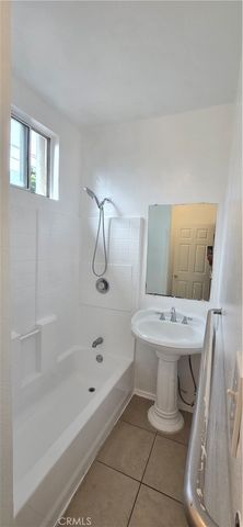 1060 Cherry A & B, Long Beach, CA 90813