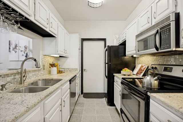 5619 Preston Oaks Road 305, Dallas, TX 75254