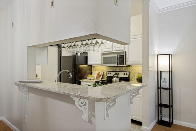 5619 Preston Oaks Road 305, Dallas, TX 75254