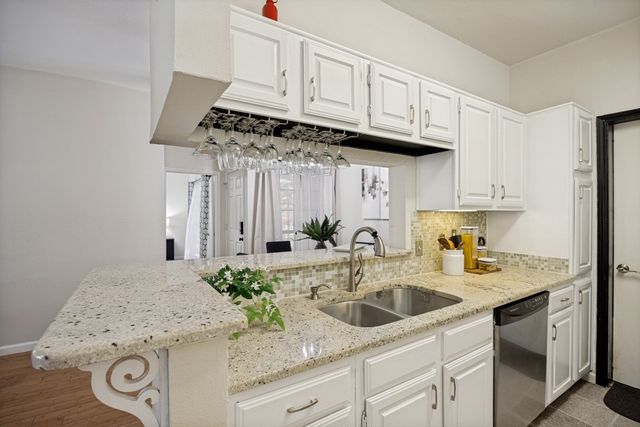 5619 Preston Oaks Road 305, Dallas, TX 75254