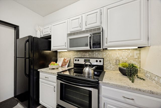 5619 Preston Oaks Road 305, Dallas, TX 75254