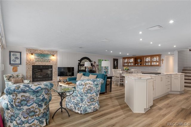 5475 S Island Drive, Homosassa, FL 34448