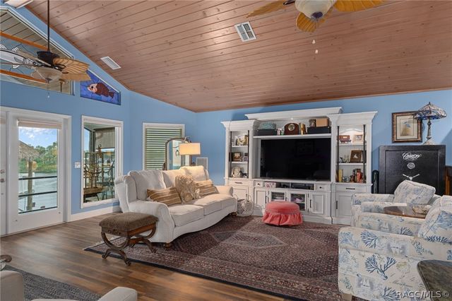 5475 S Island Drive, Homosassa, FL 34448