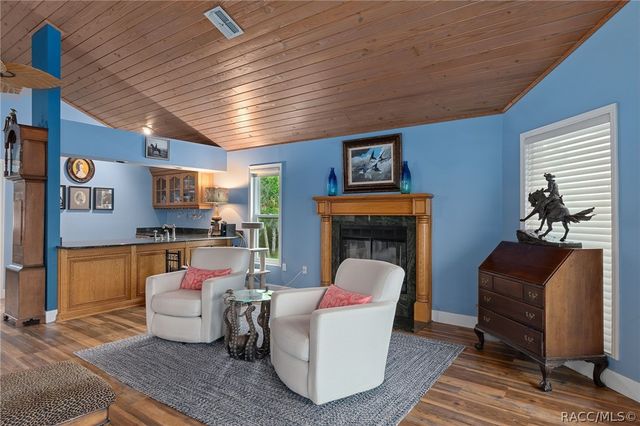 5475 S Island Drive, Homosassa, FL 34448