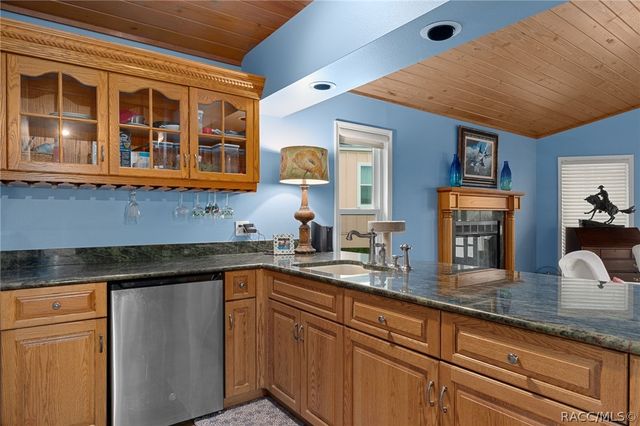 5475 S Island Drive, Homosassa, FL 34448