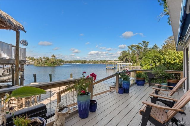 5475 S Island Drive, Homosassa, FL 34448