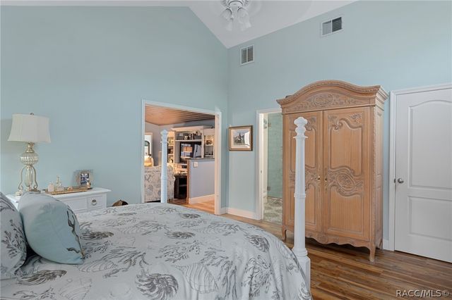 5475 S Island Drive, Homosassa, FL 34448