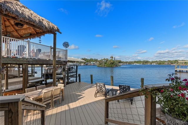5475 S Island Drive, Homosassa, FL 34448