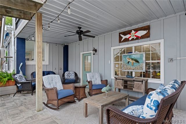 5475 S Island Drive, Homosassa, FL 34448