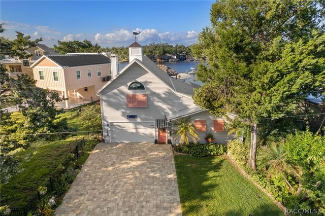 5475 S Island Drive, Homosassa, FL 34448