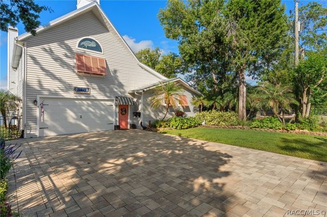 5475 S Island Drive, Homosassa, FL 34448