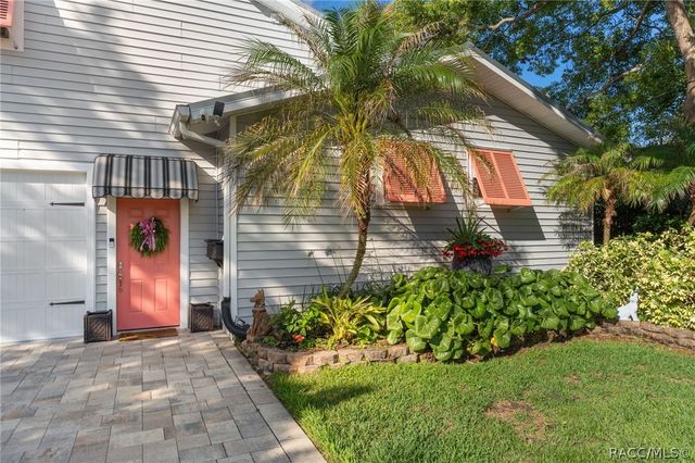 5475 S Island Drive, Homosassa, FL 34448