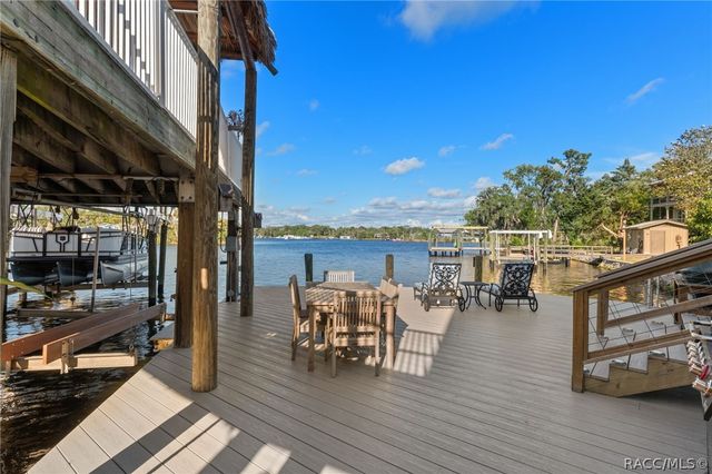 5475 S Island Drive, Homosassa, FL 34448